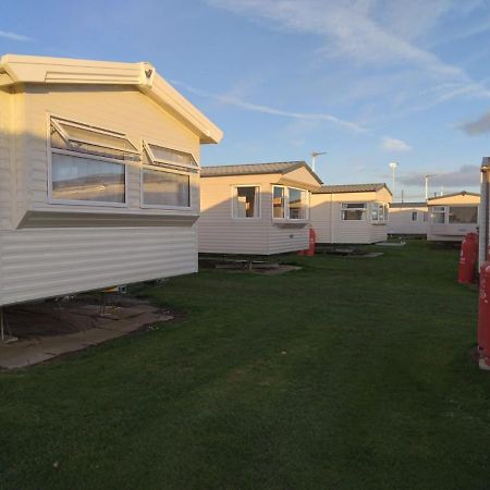 3 Bed ,Sleeps 8 Caravan California Cliffs Holiday Park Scratby Exterior foto
