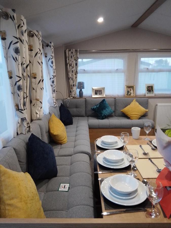 3 Bed ,Sleeps 8 Caravan California Cliffs Holiday Park Scratby Exterior foto